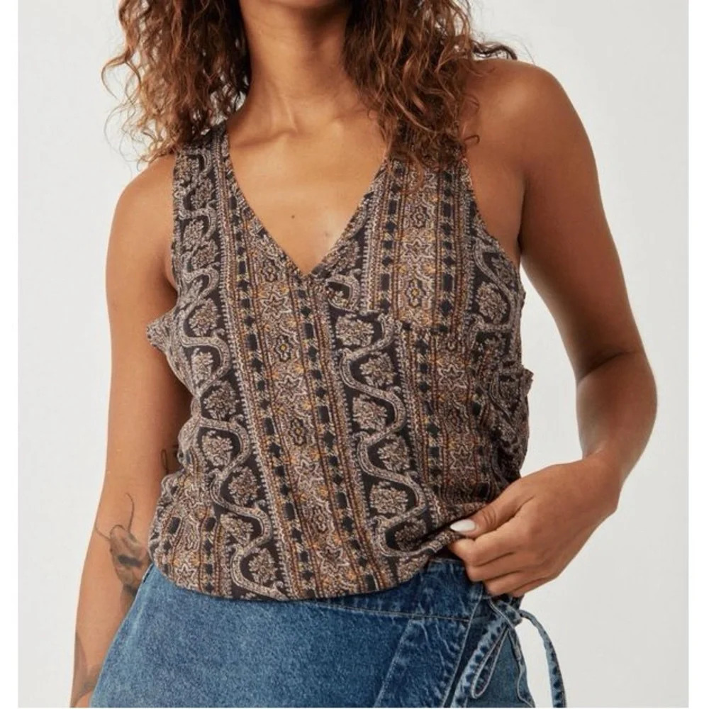Free People We The Free Your Twisted Tank Size Medium Black All Over Print  NWT